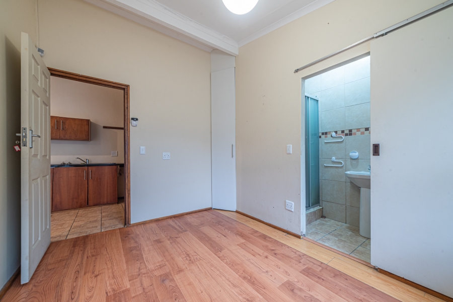 5 Bedroom Property for Sale in Fraaiuitsig Western Cape